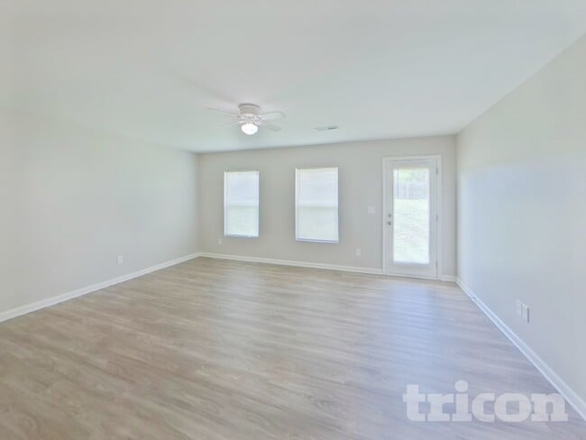 Photo - 654 Scarlet Leaf Ln.