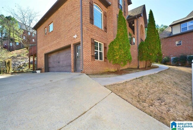 Photo - 221 Castlehill Dr