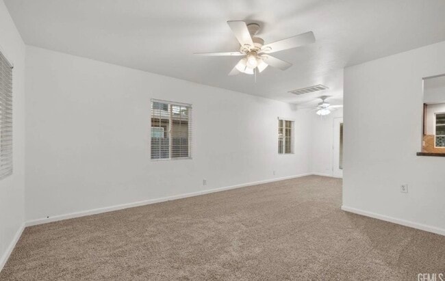 Photo - 305 Curran St