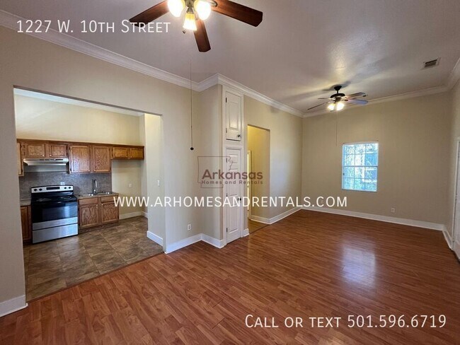 Photo - 1227 W 10th St