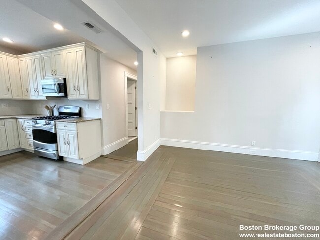 Photo - 201 E Cottage St Unit 2