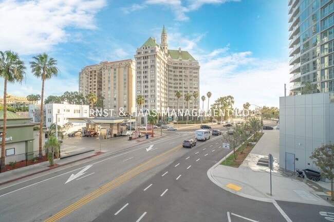 Photo - 21 Alamitos Ave Unidad #04