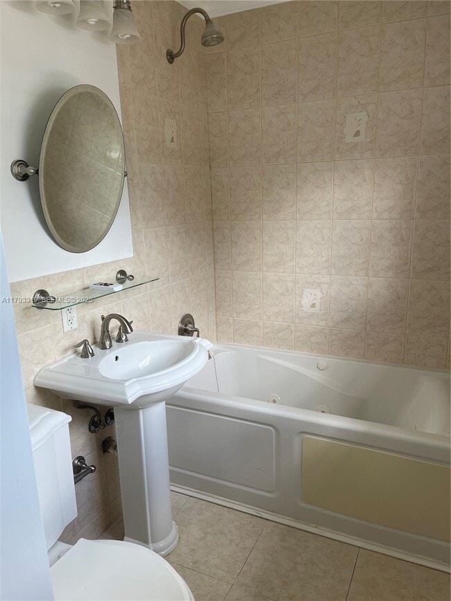 Photo - 1325 N 16th Ct Unit 1