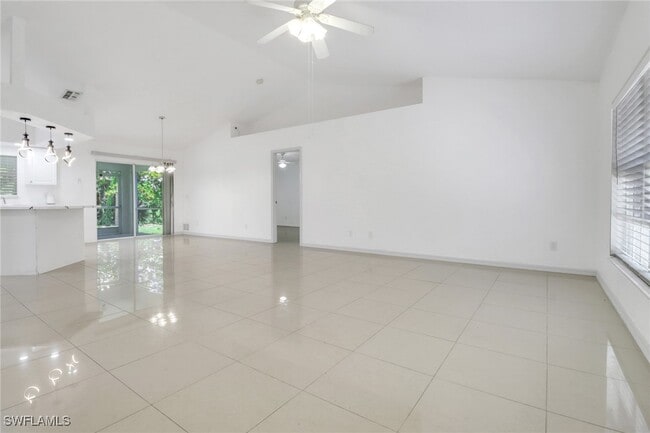 Photo - 765 Aprile Ave S