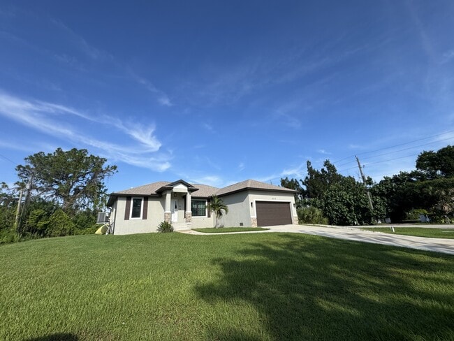 Building Photo - 4310 Zenith Rd Rental