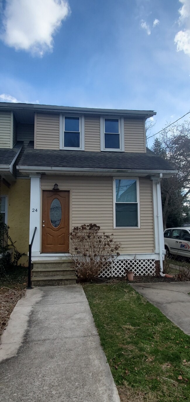Building Photo - 24 W Champlain Ave Unit 2 Rental