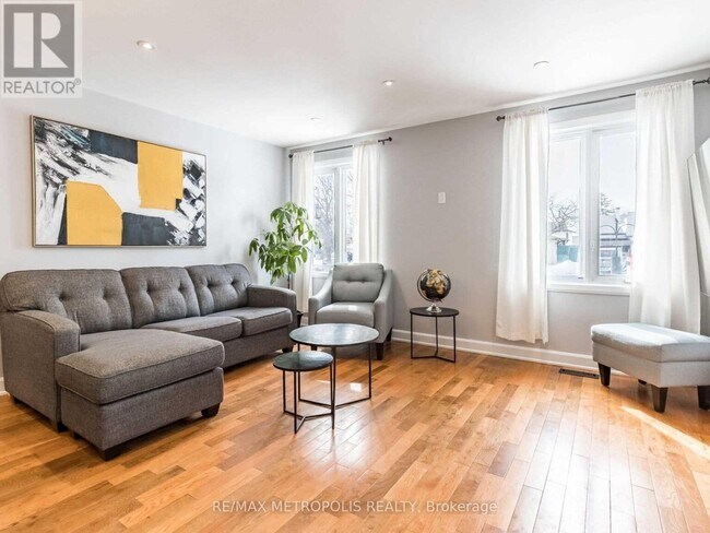 Photo - 60 Reigate Ave