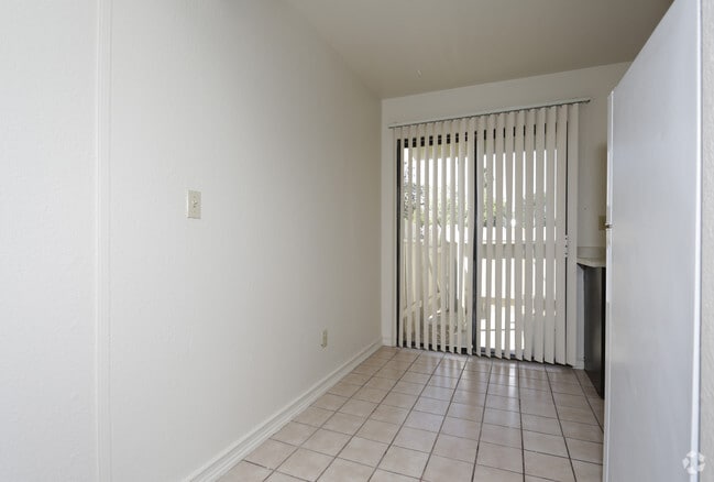 Living Area - Courtyard Cottages