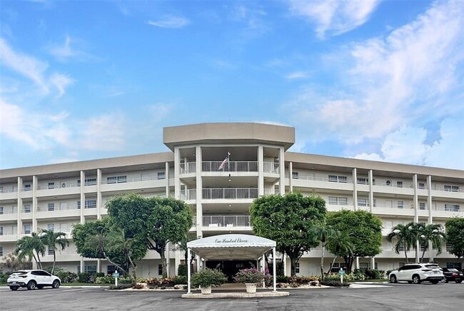 Photo - 535 Oaks Dr Unidad 504