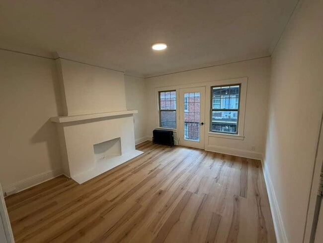 Building Photo - 14148 Superior Rd