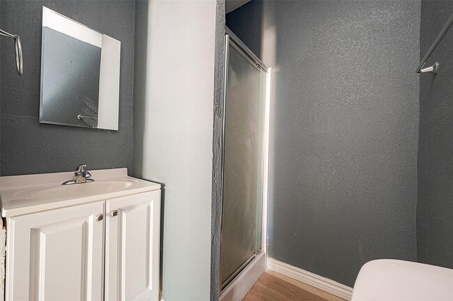 Photo - 4704 Farmer St House