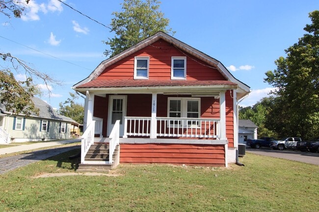 Building Photo - One of a Kind 4 Bed 1 Bath Home