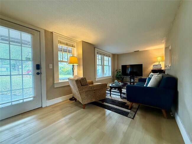 Photo - 18 N Brown Ave