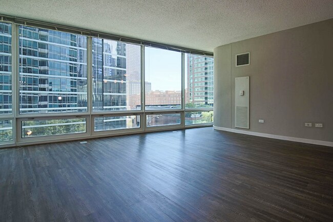 Building Photo - 340 E Ohio St Rental