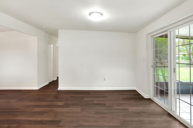 Photo - 3006 Pinedale Ave