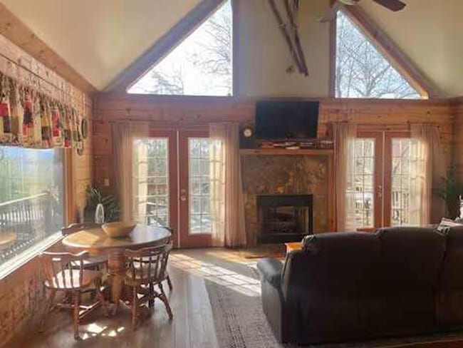 Photo - 62 Bailey Ave Unit ID1464872P