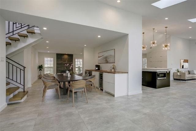 Photo - 2045 Marydale Rd