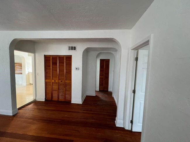 Photo - 708 NE 4th St Unit 2