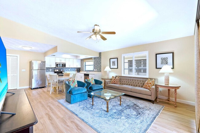 Building Photo - 663 106th Ave N Unit SI ID1504161P