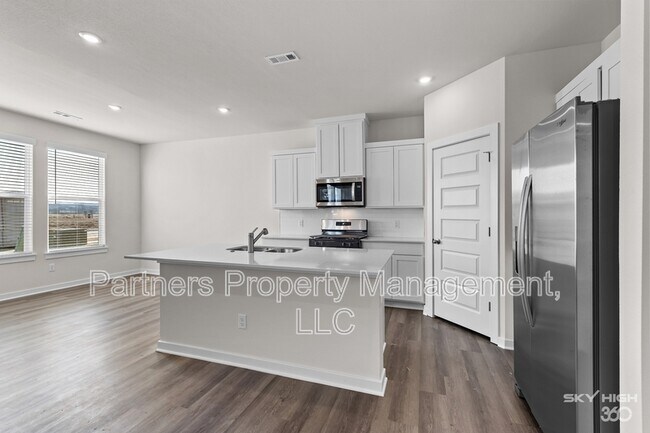 Photo - 289 S Neon Ave