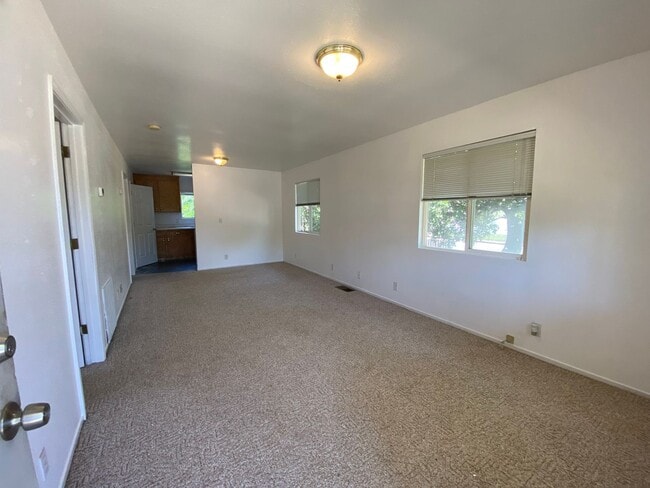 Photo - 2918 El Noble Ave