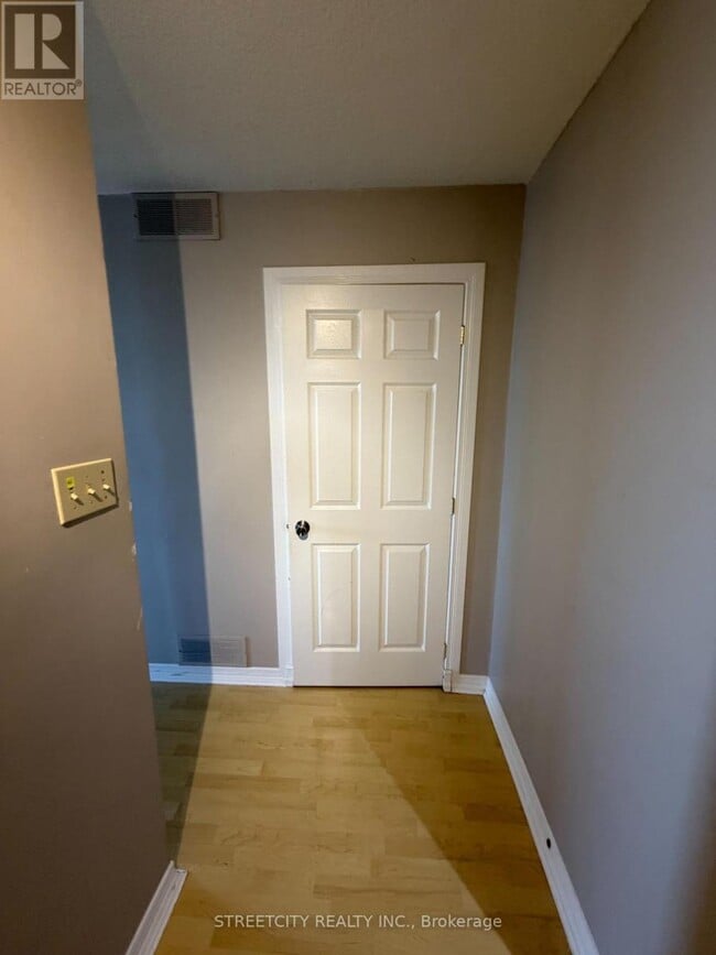 Photo - 695 Richmond St Unit 1307