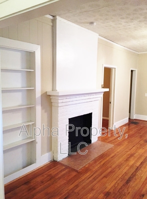 Photo - 304 Donnybrook Ave