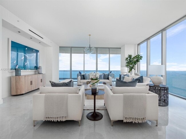 Building Photo - 18501 Collins Ave Unit 4304