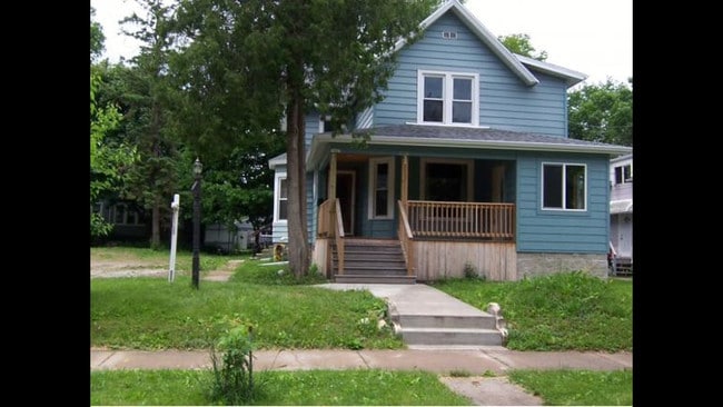 Photo - 1667 Doty St Unit 1 lower