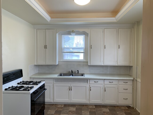 Photo - 402 S Superior St