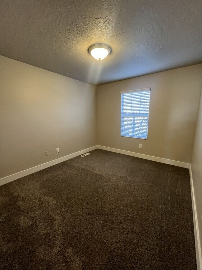 Photo - Mayfield - 2310