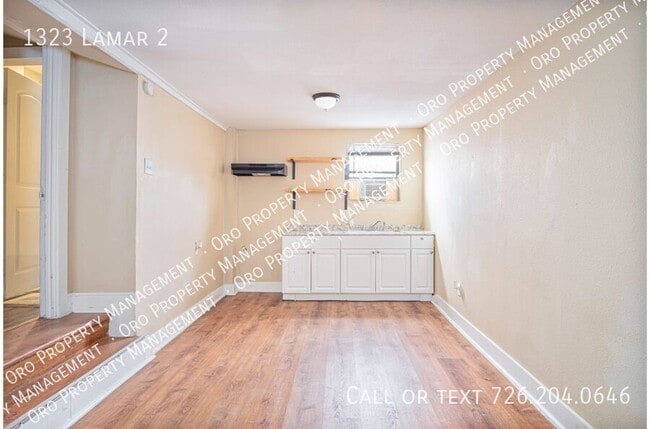 Building Photo - 1323 Lamar St