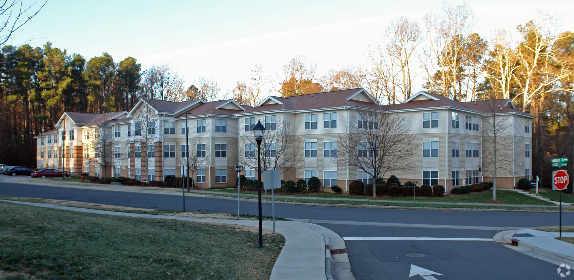 Poplar Manor Apartments - Poplar Manor Apartments