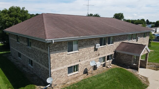 Building Photo - 101 Sharon St Rental