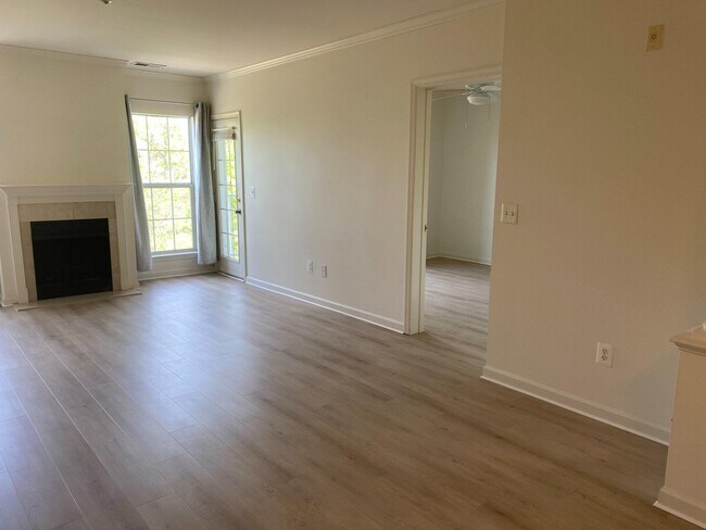 Photo - 7000 Falls Reach Dr Unidad 309