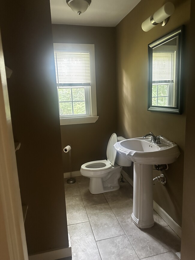 Photo - 709 S Dickerson Rd