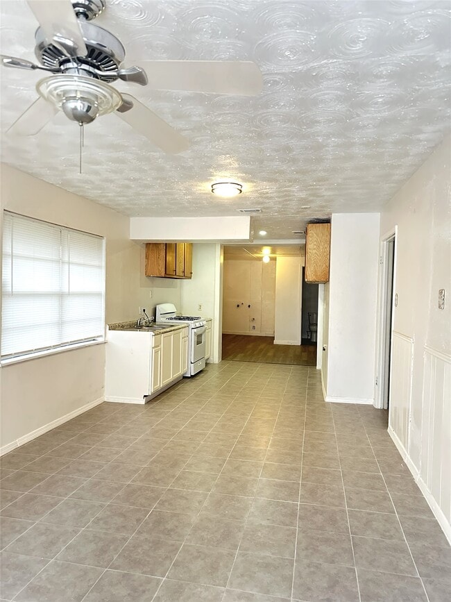 Photo - 4418 Ludwig Ln