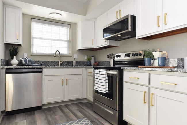 Experience the sleek elegance of this modern kitchen, designed with style and functionality.