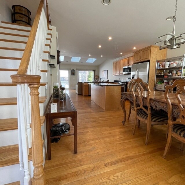 Photo - 211 W 9th St