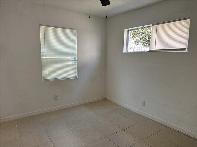 Photo - 3831 Mt Pleasant St