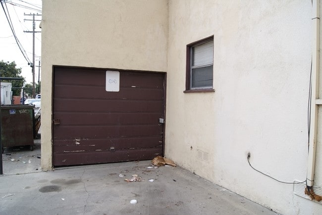 2360 Cedar Ave