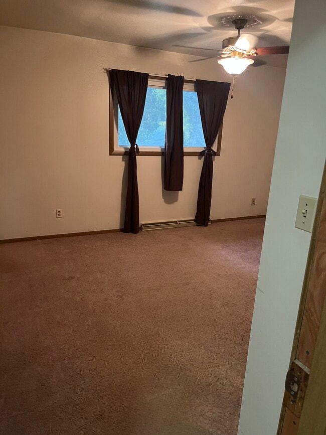 Master Bedroom - 721 West St