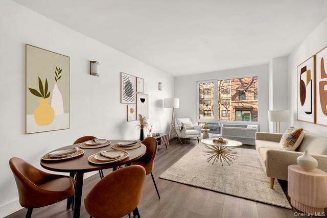 Building Photo - 3436 Kingsbridge Ave Unit 4B