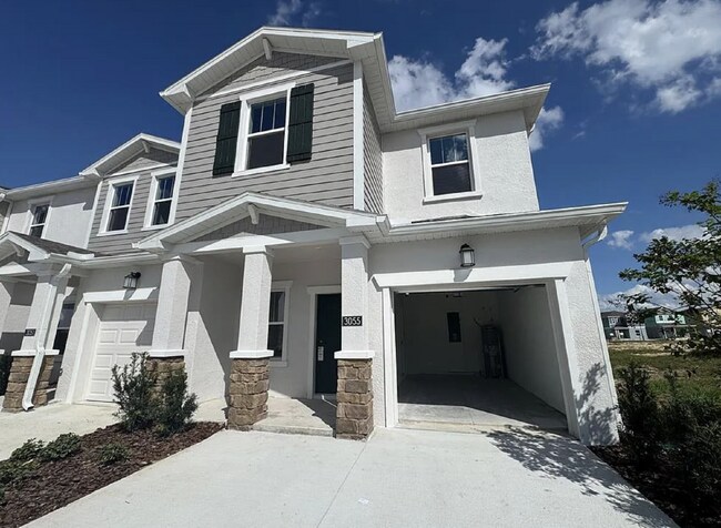 Building Photo - Charming 3-Bed Townhouse Retreat with 2.5 ...
