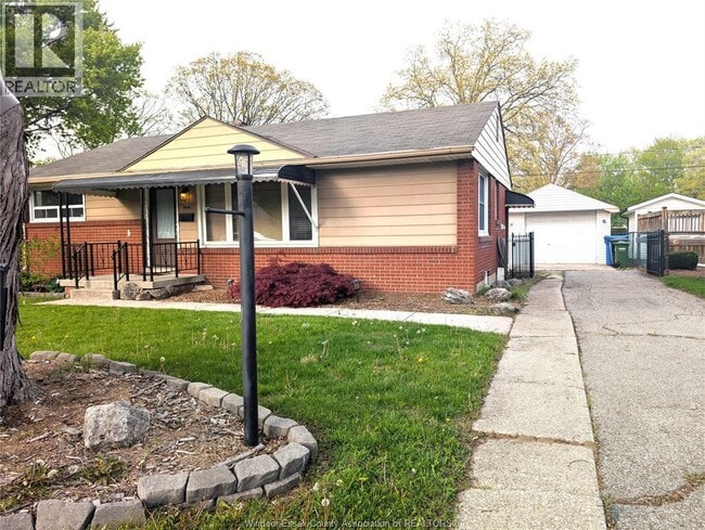 Photo - 3456 Everts Ave
