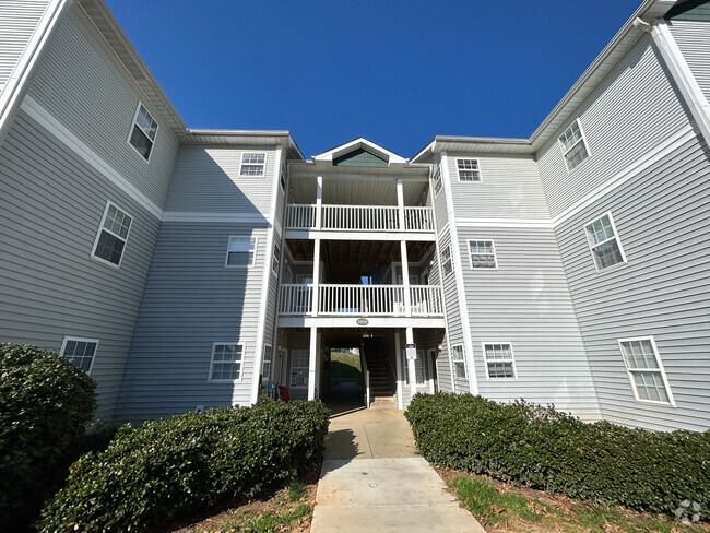 Building Photo - Room in Condo on Wolfmill Dr