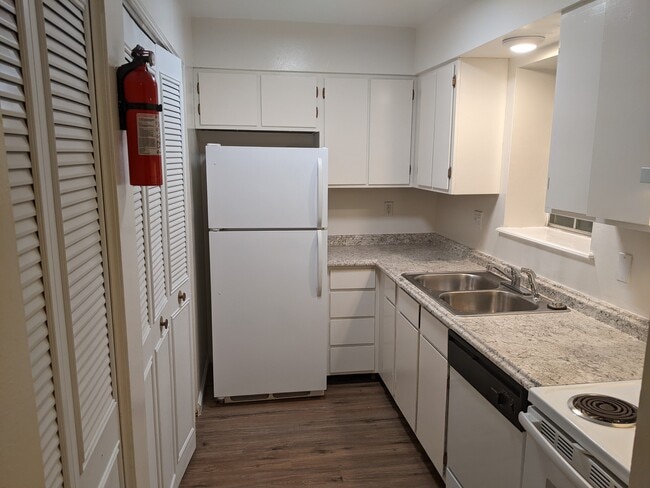 Building Photo - Bonnymede Rental