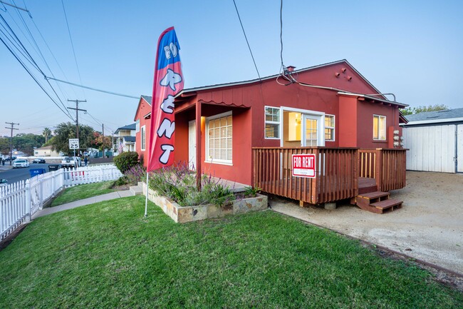 2bd 1ba front of house