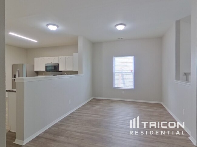 Photo - 8345 Ainsworth St