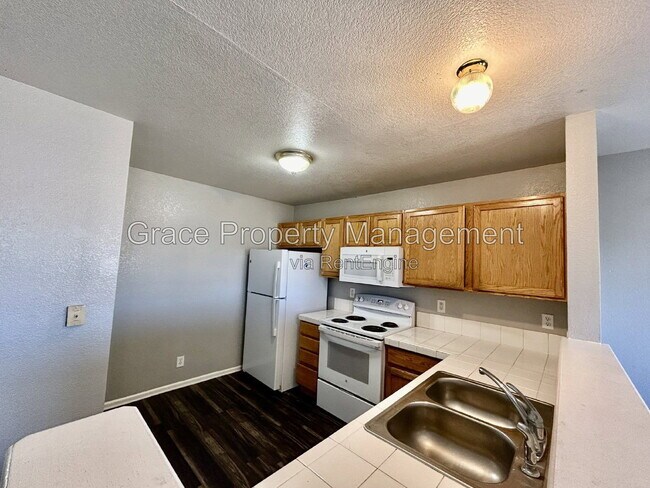 Photo - 424 W 91st Cir